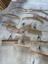 Holzkleiderbügel hosenklemmb� gebraucht kaufen  Bissingen