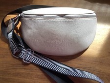 Umhängetasche halbmond beige gebraucht kaufen  Hofheim