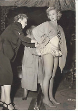 FOTO VINTAGE NO GUARDA-ROUPA VIRGINIA MAYO SEXY CANDID SOUTH SEA 9 1/2 x 6 1/2 comprar usado  Enviando para Brazil