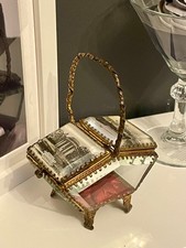 Antiga cesta de piquenique francesa caixão de joias caixa de bugigangas vidro chanfrado dourado comprar usado Antiga cesta de piquenique francesa caixão de joias caixa de bugigangas vidro chanfrado dourado comprar usado  Enviando para Brazil