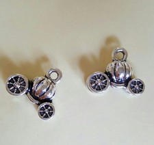 Charms ciondoli carrozza usato  Italia