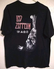 Camiseta Led Zeppelin Masculina Média Quatro Símbolos Zoso Eremita Homem Lanterna Rock Grunge comprar usado  Enviando para Brazil