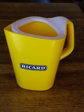 Carafe broc plastique d'occasion  Gouville-sur-Mer