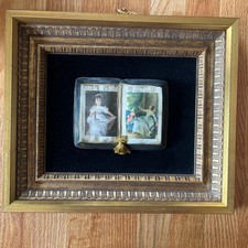 Arte de parede livro emoldurado vintage com moldura dourada ornamentada e tapete de veludo arte vitoriana  comprar usado Arte de parede livro emoldurado vintage com moldura dourada ornamentada e tapete de veludo arte vitoriana  comprar usado  Enviando para Brazil