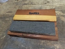 Smith’s Hard Arkansas pedra afiada caixa de madeira de cedro pedra oleosa Whetston, usado comprar usado  Enviando para Brazil