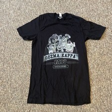 Camiseta Preta Adulta Disney Monsters University OK Oozma Kappa Member Média comprar usado  Enviando para Brazil