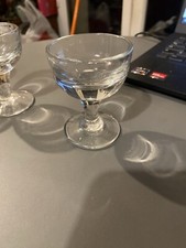 Verre pied ancien d'occasion  La Ferté-Gaucher