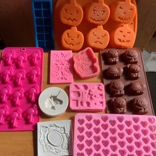 Assorted silicone moulds for sale  CREDITON