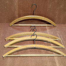 Vieux cintres bois d'occasion  Aubin