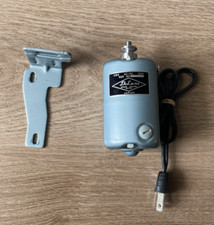 Motor de máquina de costura Deluxe .8 A- 115V fabricado no Japão e suporte comprar usado  Enviando para Brazil