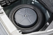 Subwoofer automotivo Rockville RockGhost V2 alimentado 11" 800w compatível com pneu sobressalente interno comprar usado  Enviando para Brazil