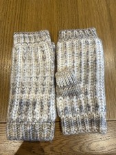 Ugg fingerless mittens for sale Ugg fingerless mittens for sale  LOUTH
