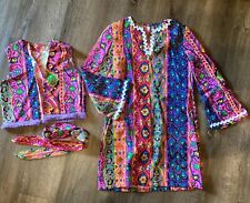 2 Fantasias Anos 60 Meninas Meninos 5/6 Vestido Colete Cinto Gogo Maxi Disco Cores Psicodélicas comprar usado  Enviando para Brazil