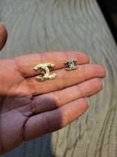 Lot boutons chanel d'occasion Lot boutons chanel d'occasion  Lyon IX