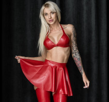Latex skater skirt d'occasion  Expédié en Belgium