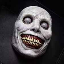 Maschere per halloween usato  Italia