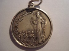 Médaillon dame beauraing d'occasion Médaillon dame beauraing d'occasion  France