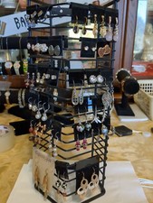 Pairs earrings retail for sale  Mayville