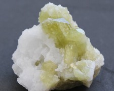 Cristais de brazilianita com Cleavelandita comprar usado  Enviando para Brazil
