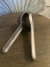 Espremedor manual vintage de alumínio fundido limão, limão, prensa 9" industrial da Oronoco comprar usado  Enviando para Brazil