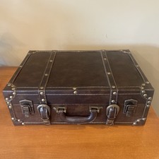 Mala de armazenamento de madeira de couro sintético antiga parafusos e travas de latão 15x10x5” comprar usado  Enviando para Brazil