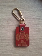 Rare porte clés d'occasion  Prissé