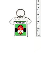 Portachiavi figurina maglia usato Portachiavi figurina maglia usato  Italia