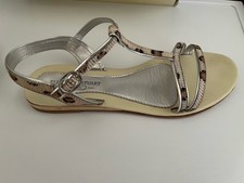 Chaussures pieds sandales d'occasion  La Souterraine