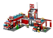 LEGO CITY 7945 - FIRE STATION - WITH INSTRUCTIONS (NO BOX) na sprzedaż  Wysyłka do Poland