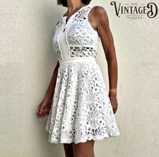 Używany, While Floral Dress with Embroidery/Lace Detail | Size S | Pre-Owned na sprzedaż  PL
