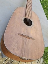 Ancienne guitare seche d'occasion  Châteaugiron