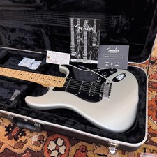 Usado, 2003 Fender USA HSS prata padrão americano guitarra Stratocaster com estojo rígido comprar usado  Enviando para Brazil