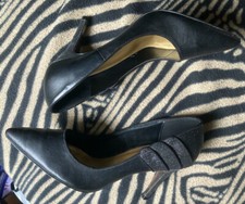 Escarpins urban cuir d'occasion  Paris XI