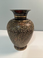 Vaso de metal preto e dourado , usado comprar usado  Enviando para Brazil