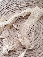 Dentelle ancienne ecrue d'occasion  Longueil-Sainte-Marie