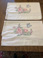 2 fronhas grandes bordadas à mão design floral e um pássaro azul 41" por 20,5" comprar usado  Enviando para Brazil