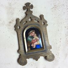 Virgin porcelain reliquary d'occasion  Expédié en Belgium