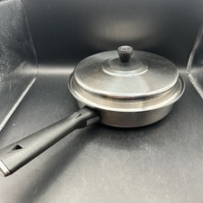 Tampa de panela de molho vintage Continental V-IV 3 camadas 18-8 aço inoxidável 8” pesada RARA comprar usado Tampa de panela de molho vintage Continental V-IV 3 camadas 18-8 aço inoxidável 8” pesada RARA comprar usado  Enviando para Brazil