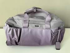 Tumi Voyageur Malta Duffel / Back Pack 146605-A044 Ombre Lilás ~Varejo $550 comprar usado Tumi Voyageur Malta Duffel / Back Pack 146605-A044 Ombre Lilás ~Varejo $550 comprar usado  Enviando para Brazil