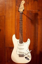 squier stratocaster d'occasion squier stratocaster d'occasion Expédié en Belgium