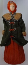 Uma boneca em roupas russas de inverno. Década de 1990 comprar usado  Enviando para Brazil
