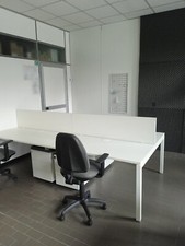 Postazioni scrivanie coworking usato  Vimodrone