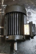 Motore elettrico trifase usato  Naso