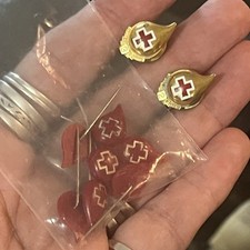 7 broches vintage cruz vermelha formato gota de sangue vermelho mais uma gota de ouro de 2 anos e 3 anos, usado comprar usado  Enviando para Brazil