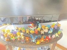 Lot figurines pokémon d'occasion  Ouzouer-sur-Loire