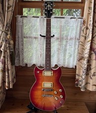 Chitarra elettrica yamaha usato  Spedire a Italy