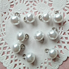 Boutons perles blanches d'occasion Boutons perles blanches d'occasion  Chaumont-en-Vexin