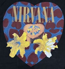 Camiseta Vintage NIRVANA em Forma de Coração Caixa Tamanho L Gigante Anos 90 Ponto Único REIMPRESSÃO comprar usado Camiseta Vintage NIRVANA em Forma de Coração Caixa Tamanho L Gigante Anos 90 Ponto Único REIMPRESSÃO comprar usado  Enviando para Brazil