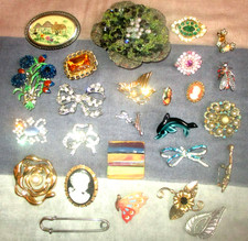 Mixed lot brooches for sale  WANTAGE