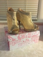 Wild rose open for sale  Jeffersonville